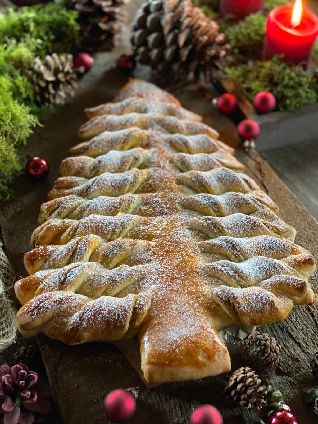 Weihnachtsbaum mit Pistazien-Marzipan Füllung