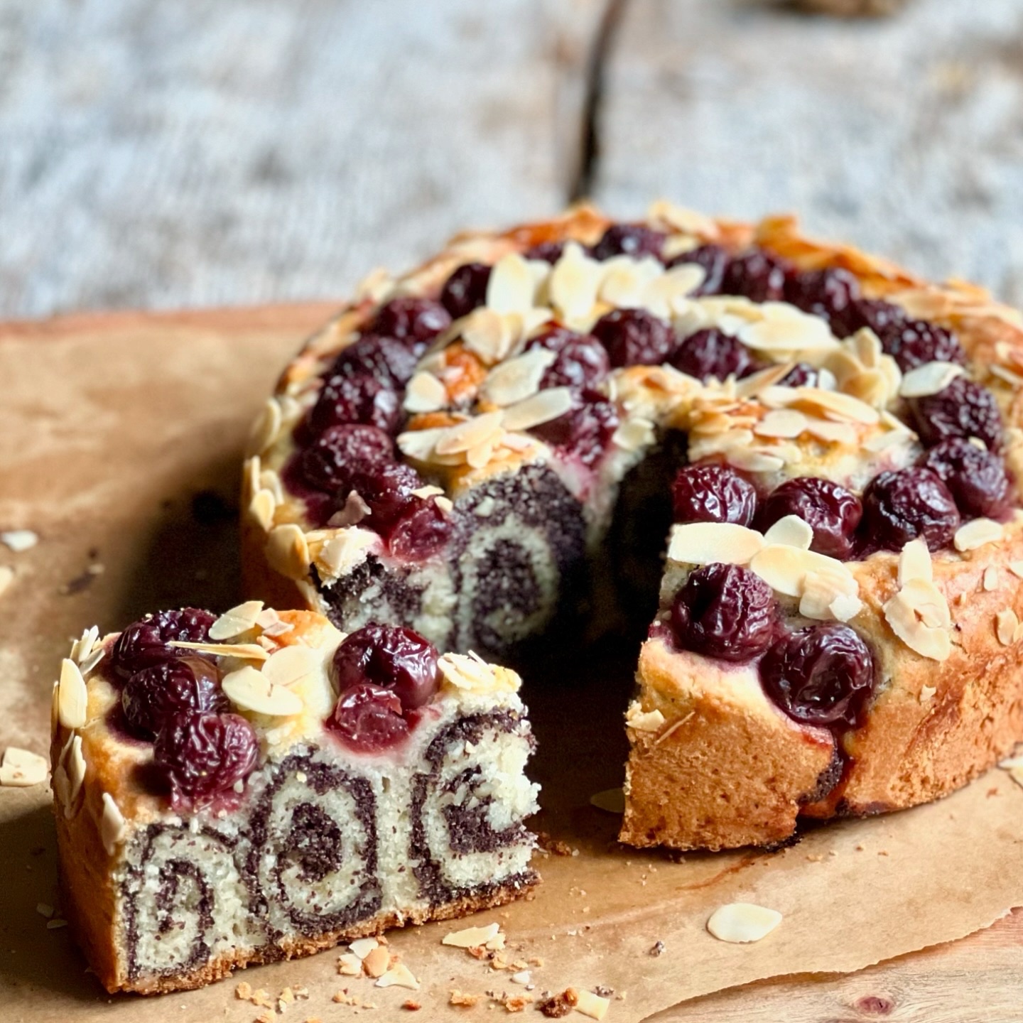 Erstaunlich Mohn Kirsch Kuchen Bild